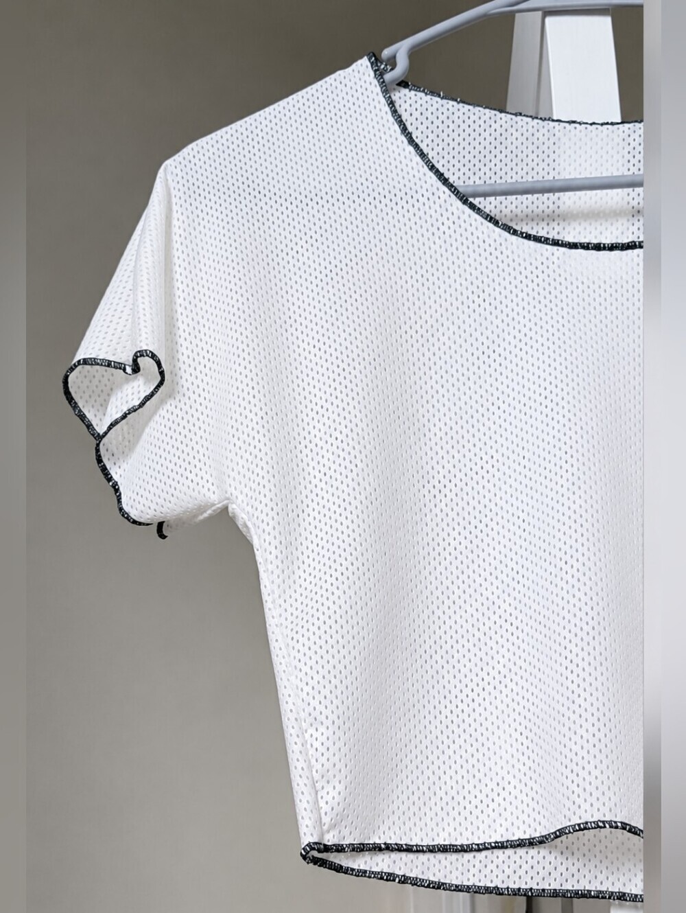 White Mesh Crop Top with Dark Green Contrast Trim | Women's Size 6 - Picture 5 of 5